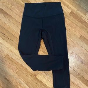 Lululemon Wonder Unders size 6